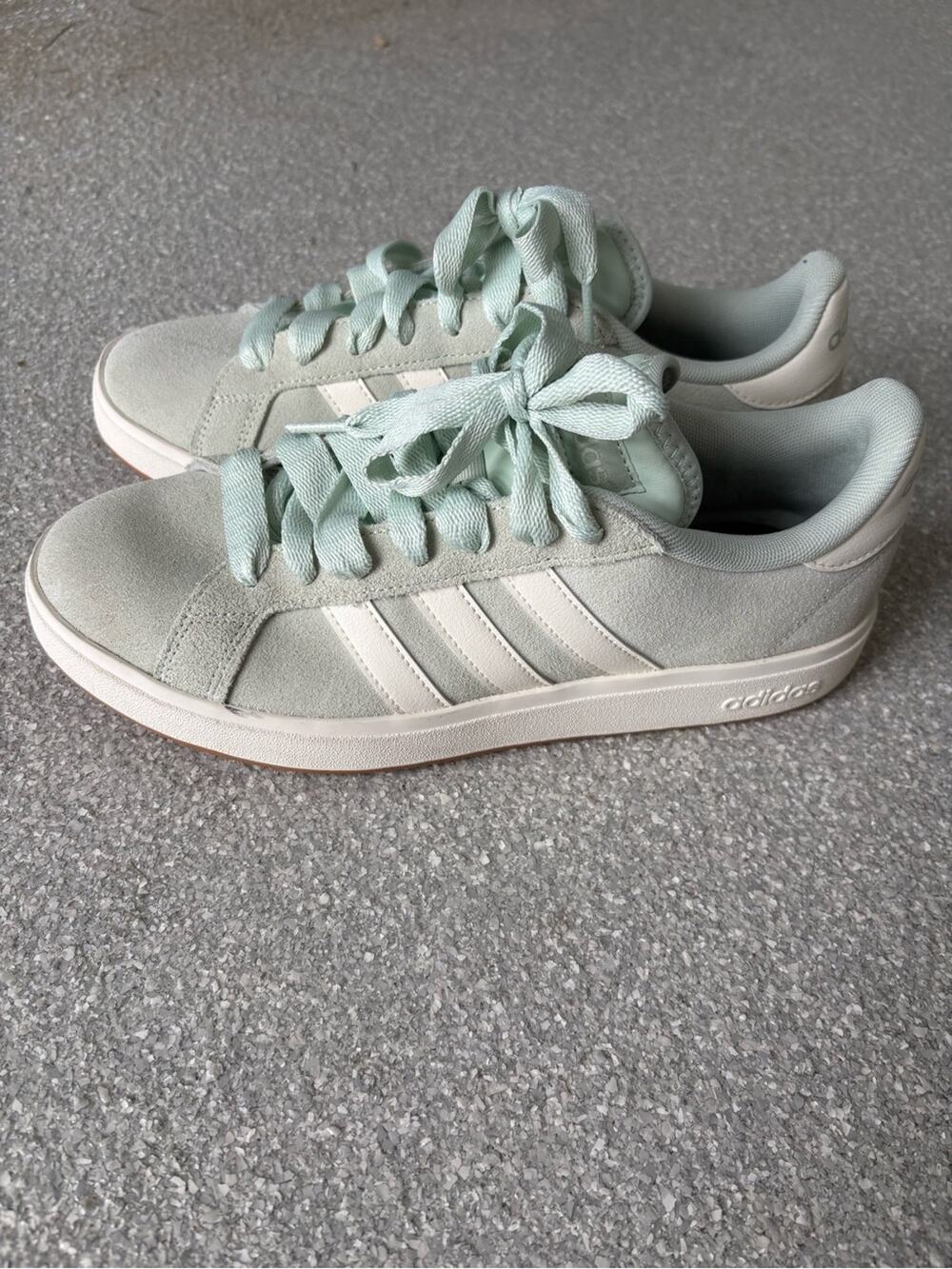 adidas Grand Court Base 00s Shoes woman’s size 10